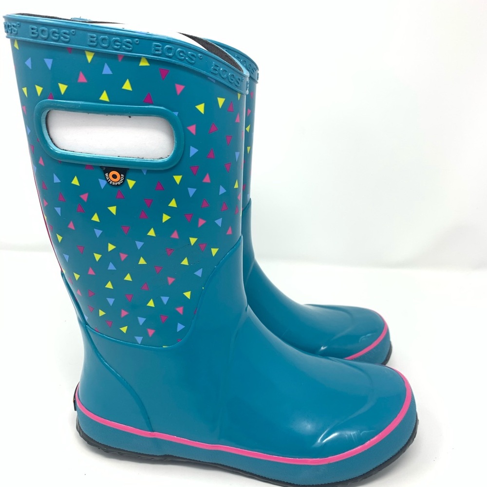 NIB BOGS KIDS WATERPROOF BOOT SIZE 4